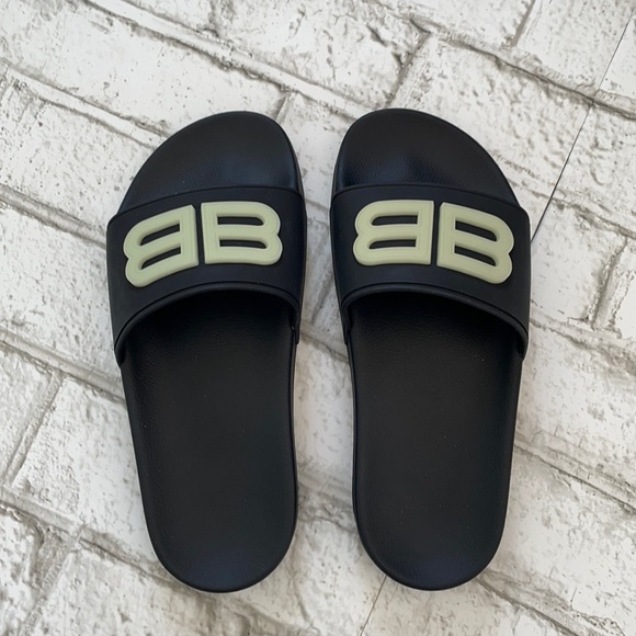 Balenciaga Glow In The Dark Slides - Picture 2 of 8